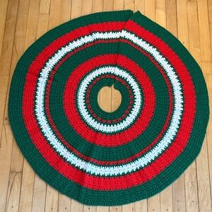 Festive Vintage Handmade Crochet Tree Skirt